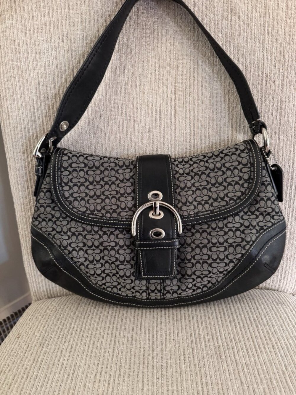 Coach F10926 VTG Y2K Soho Black Leather & Signature C Canvas Shoulder/Tote Bag